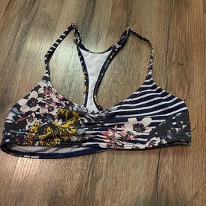 Roxy girls top no tag fits size 10/12